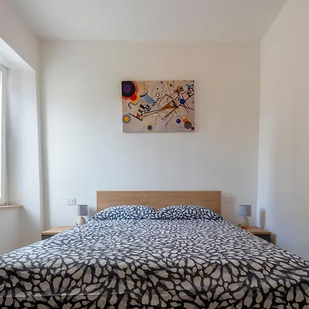 Salt Apartment, In Pieno Centro Rif A859